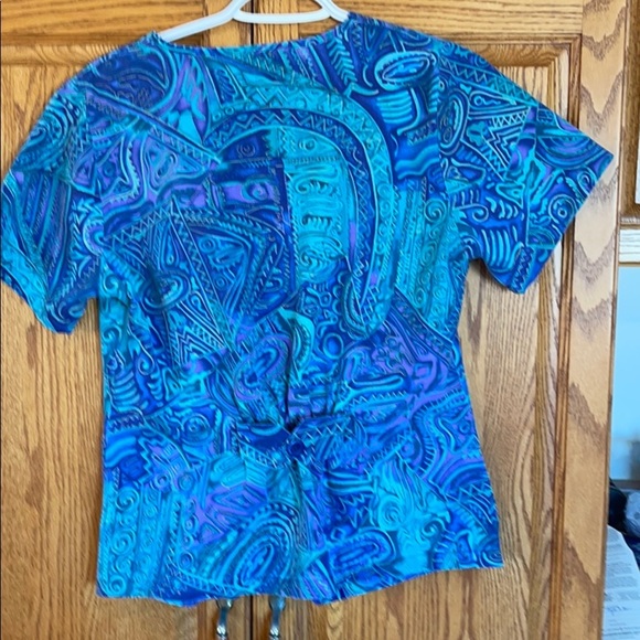 Landau Scrub Top. - Picture 3 of 4